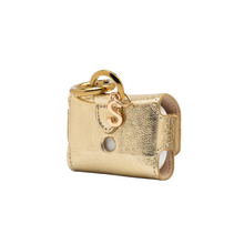 Cargar imagen en el visor de la galería, UMBI Funda AirPods Personalizada – Cuero DORADO
