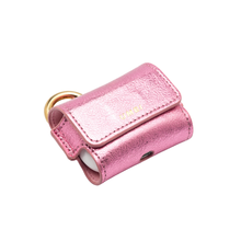 Cargar imagen en el visor de la galería, UMBI Funda AirPods Personalizada – Cuero ROSA
