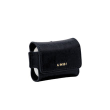 Cargar imagen en el visor de la galería, UMBI Funda AirPods Personalizada – Cuero NEGRO
